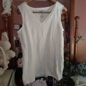 Junior's white lacy tank top size large